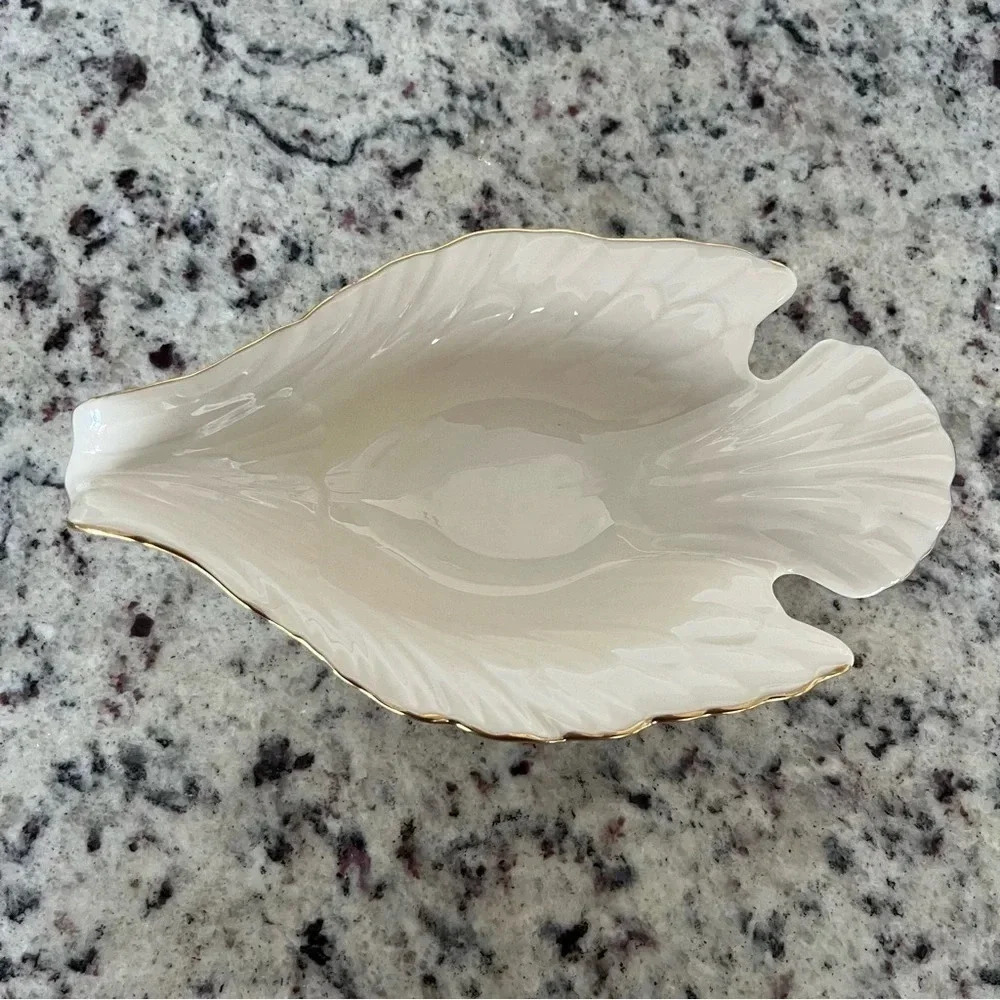 Lenox USA Beige Porcelain Dove Bird Figural Sauce or Candy Bowl Dish w/ 24K Gold - Picture 2 of 6